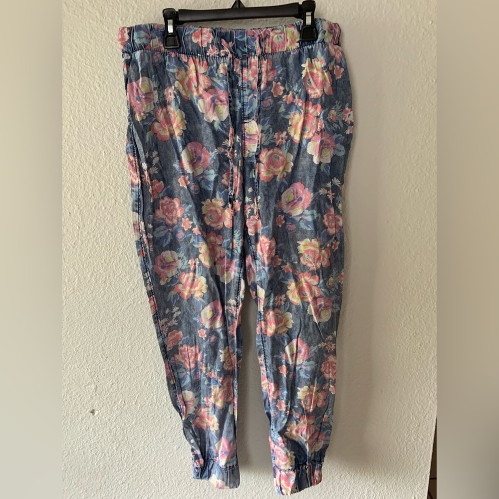 Women’s casual pants